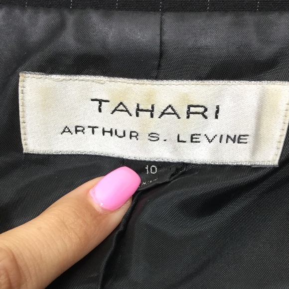 Tahari asl black blazer with pinstripes - Picture 5 of 8